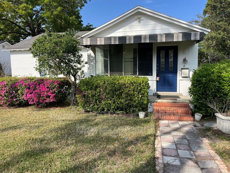 Primary Photo - 1255 Eutaw Pl