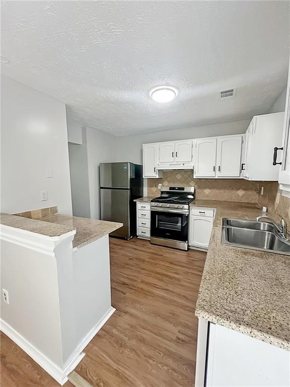Building Photo - 5749 Wells Cir
