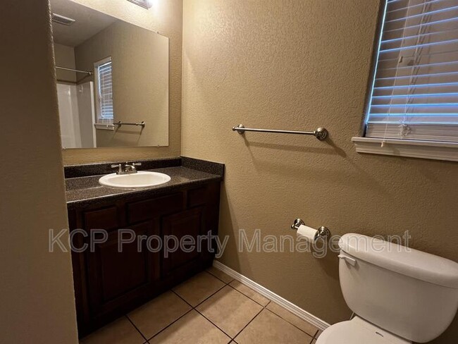 Building Photo - 210 Regency Dr