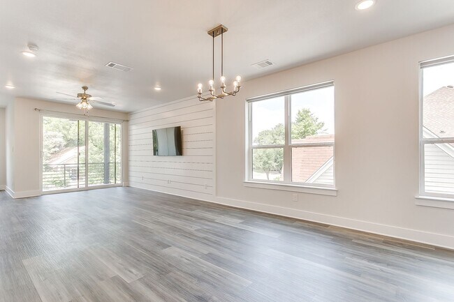 Building Photo - 3135 Greene Ave