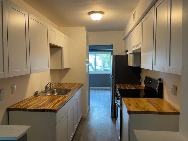 Building Photo - 27 Wooded Way