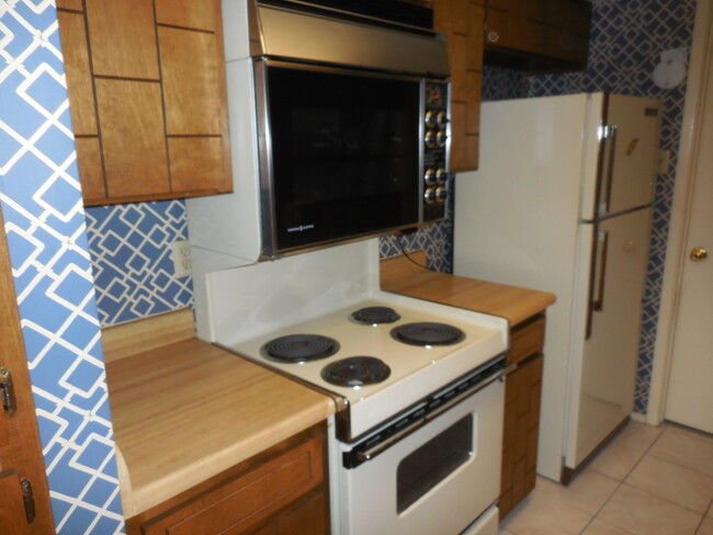 Building Photo - 3210 Isla Bahia Way