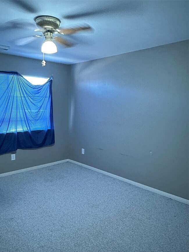 Building Photo - 4006 Bay Shore Dr