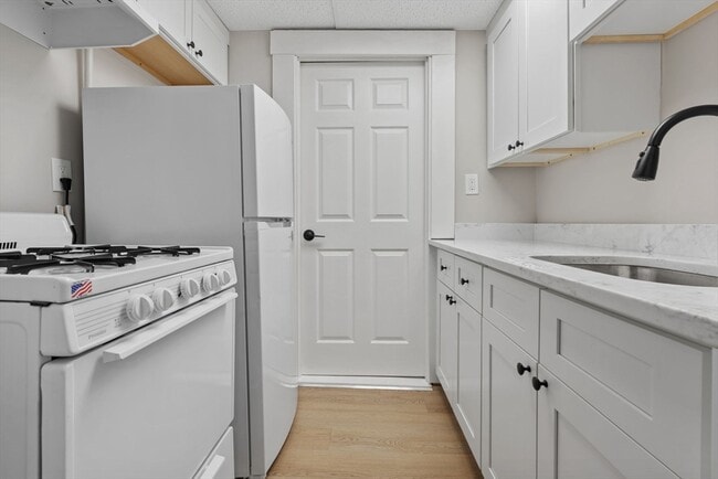 Building Photo - 26 High St