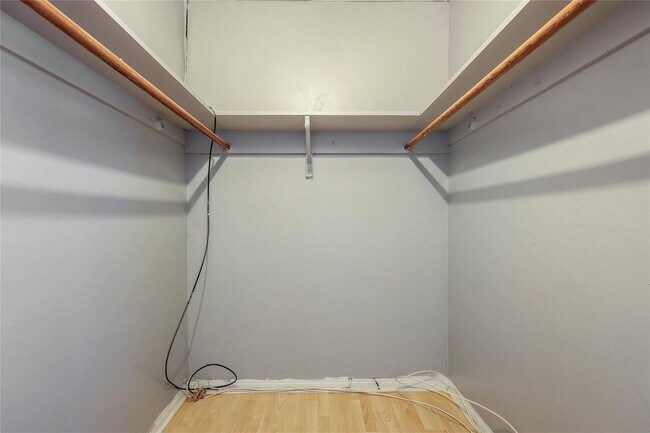 Building Photo - 280 S Cypress Rd