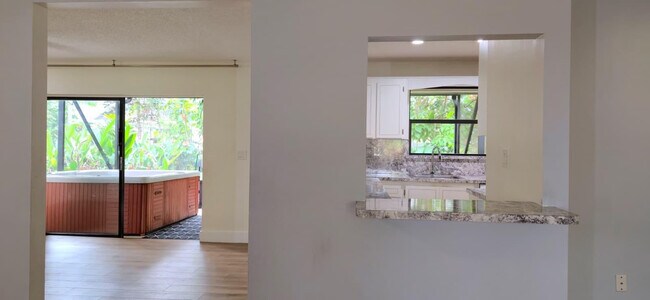 Building Photo - 10188 SW 53rd Ct