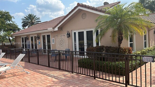 Building Photo - 8851 Wiles Rd