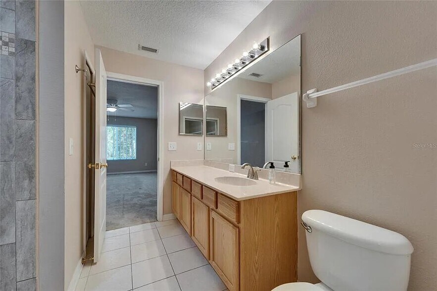 Building Photo - 10621 Shady Falls Ct