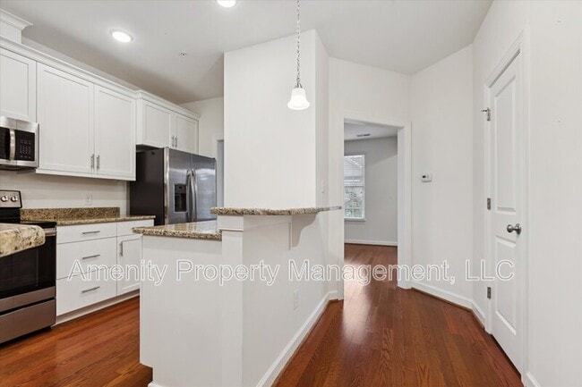 Building Photo - 103 Carrington Ln