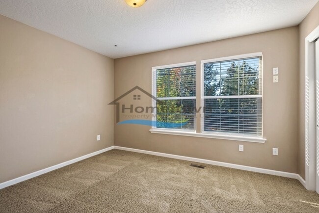 Building Photo - Custom Craftsman Energy Star Home with Gar...