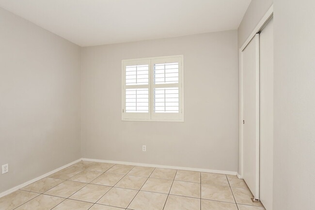 Building Photo - 8256 N 112th Ave