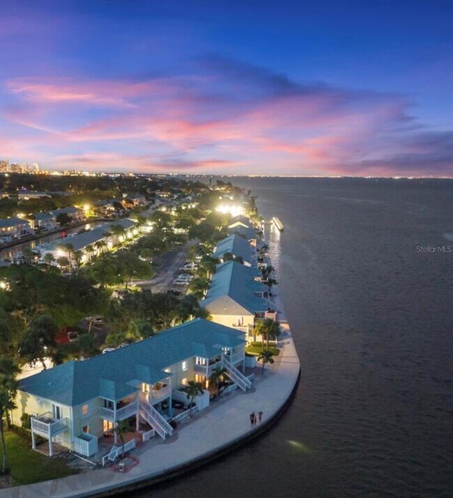 Building Photo - 5110 Coquina Key Dr SE