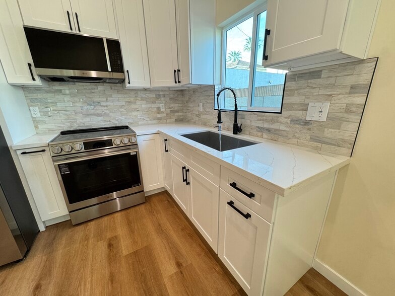 Building Photo - 815 Arden Ave