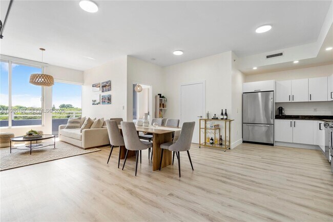 Building Photo - 3250 Grand Ave