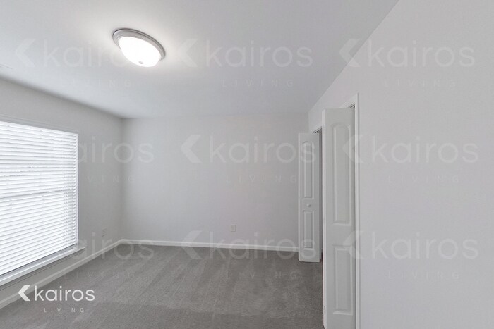 Building Photo - 325 Bent Tree Dr