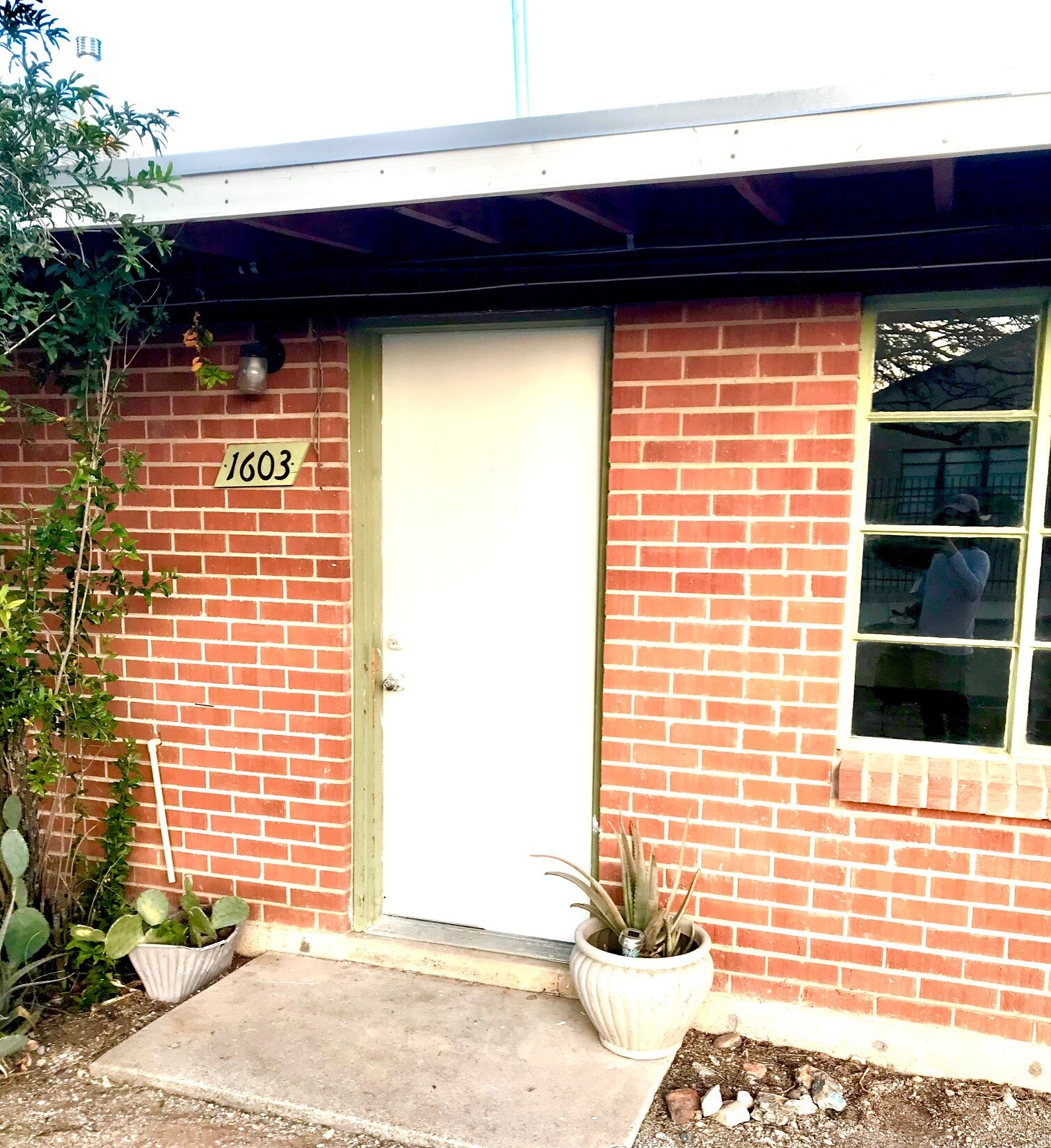 Building Photo - 1603 E Mitchell St