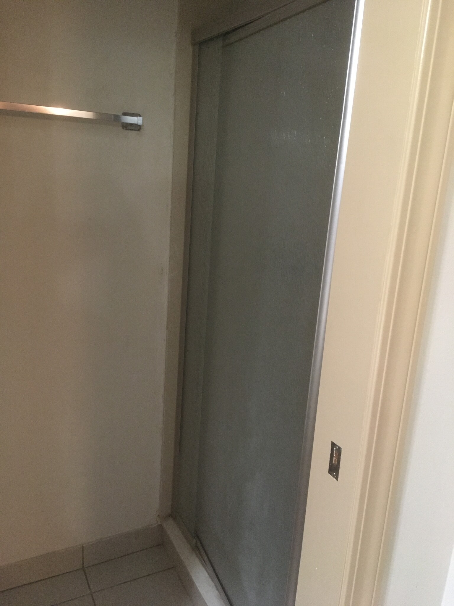 Master bathroom shower. - 6518 Embarcadero Dr