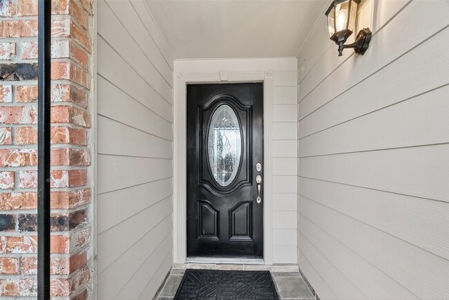 Building Photo - 14238 Pinewest Dr