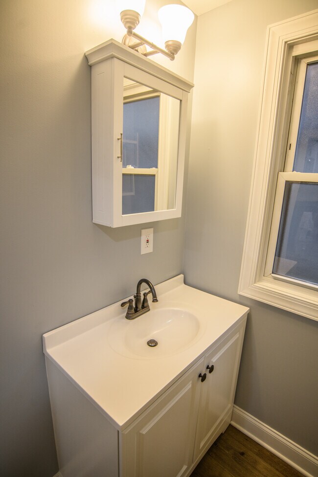 Building Photo - 453 Abbott Rd