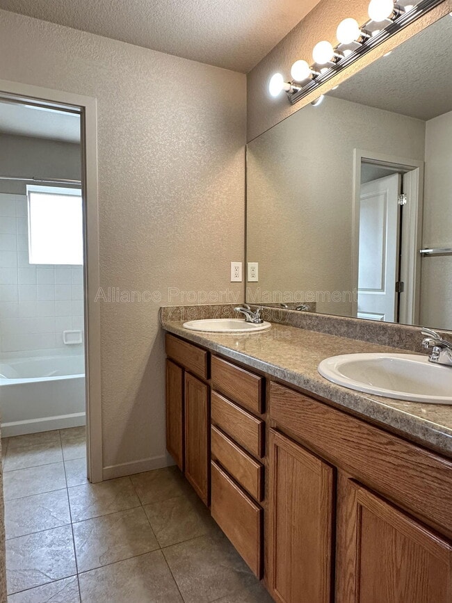 Building Photo - 4747 Lydia Grove