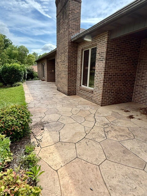 Building Photo - 590 Wedgwood Dr