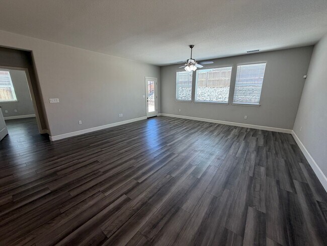 Building Photo - 3 bed/ 2 bath Reno home available in the Wild Stallion Estates