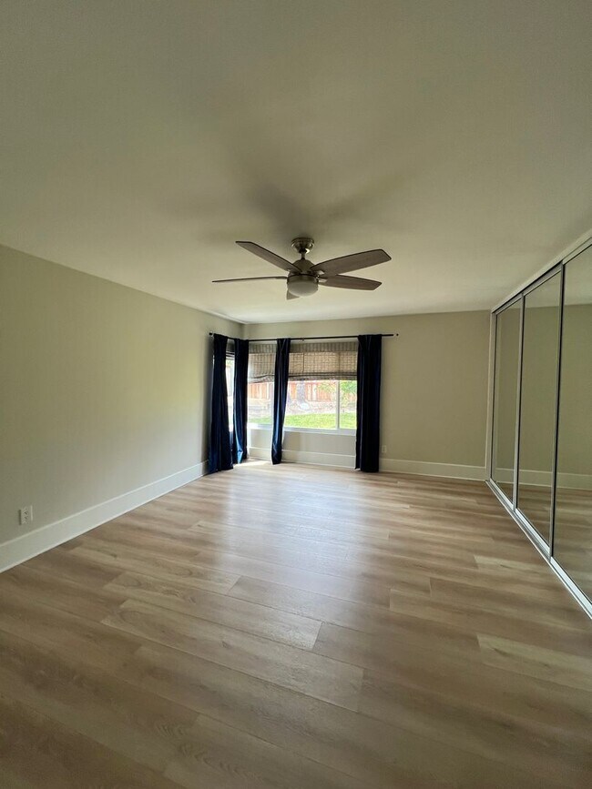 Building Photo - Beautiful Single Story Family Home