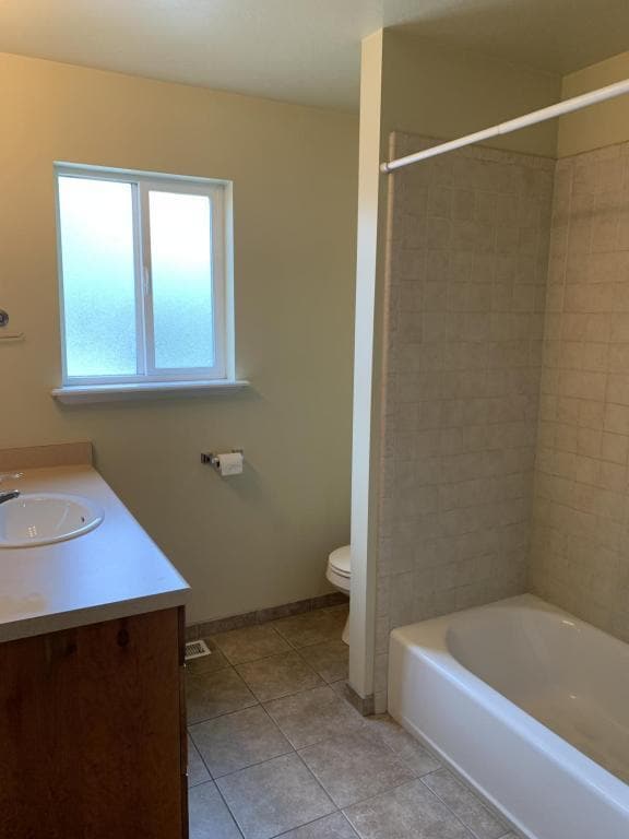 Building Photo - 422 540