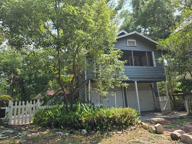 Primary Photo - 2-202 E 18th St