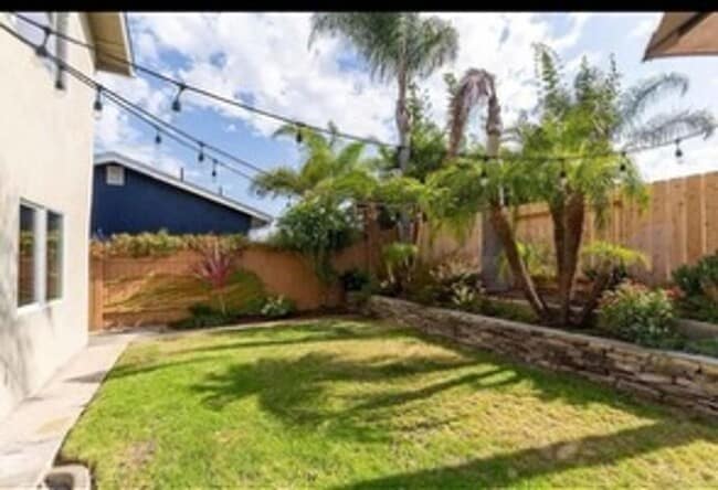 Building Photo - Beautiful 4BD Home in BAY PARK with Attach...