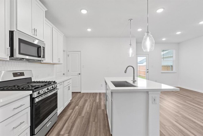 Building Photo - 204 Flowers Ave