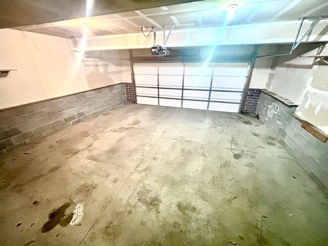 Building Photo - 17773 Olive St