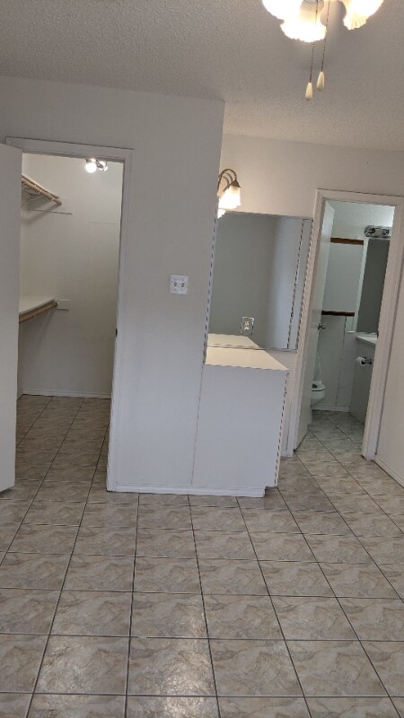 Building Photo - 2750 Holly Hall St