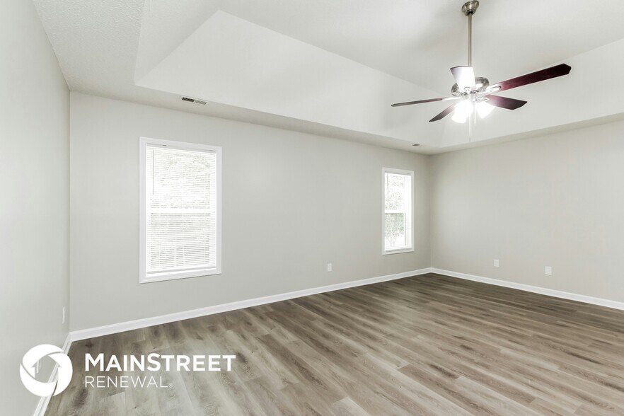 Building Photo - 10141 Crayton Dr