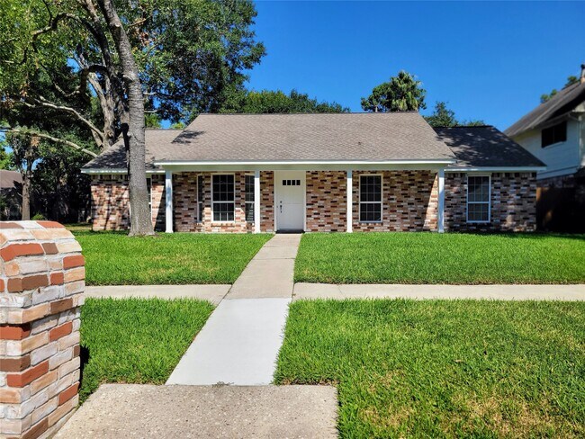Building Photo - 11926 Stillwater Dr