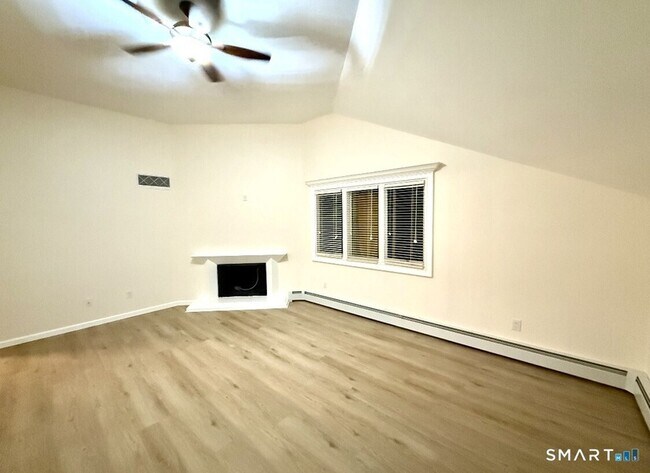 Building Photo - 11 Byrne Ct