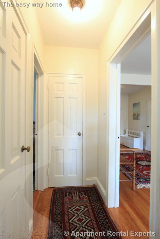 Building Photo - 16 Ware St