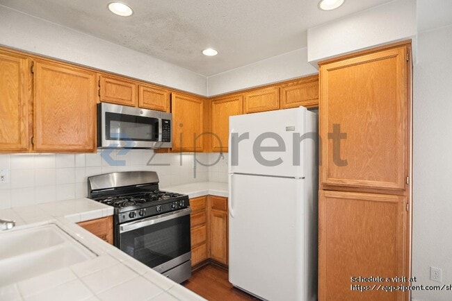 Building Photo - 1266 Koi Terrace