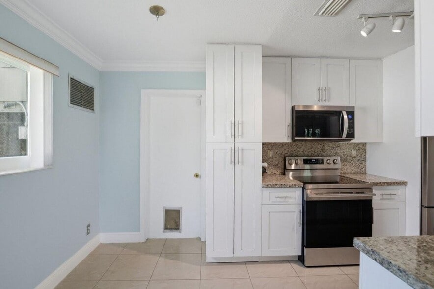 Building Photo - 3002 NW 48th St