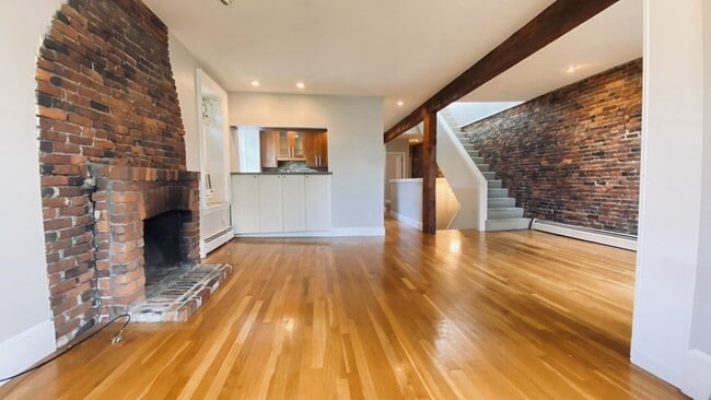 Building Photo - 15 Albemarle St