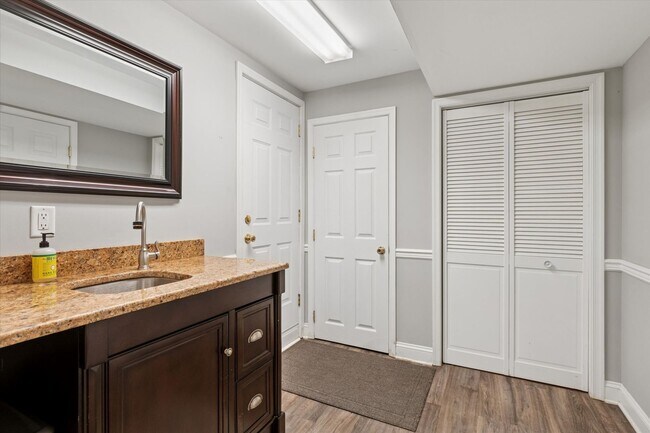 Building Photo - Beautiful Home in Chatham, North Wilmington