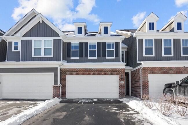 Building Photo - 537 Watercress Dr