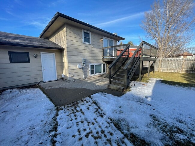 Building Photo - 2 bd/1.5 Bath Townhome FOR RENT!!