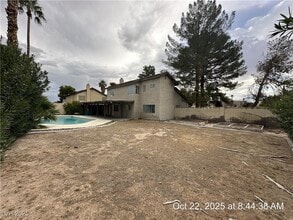 Building Photo - 2341 Moorpark Way