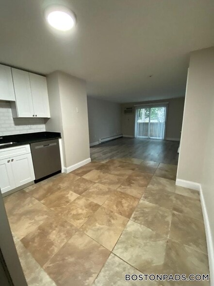 Building Photo - 169 Aiken Ave