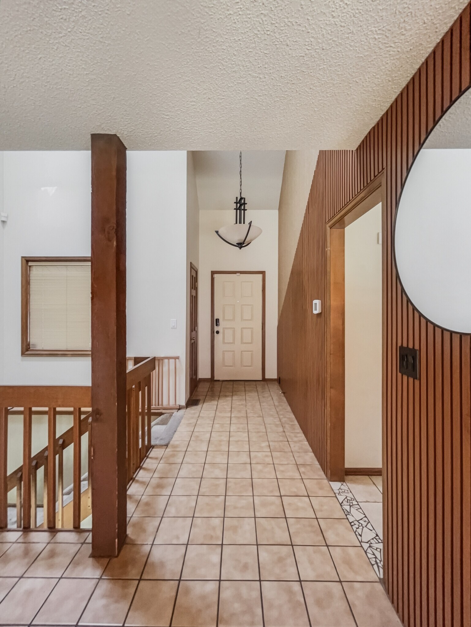 Building Photo - 450 Mesa Vista Ct