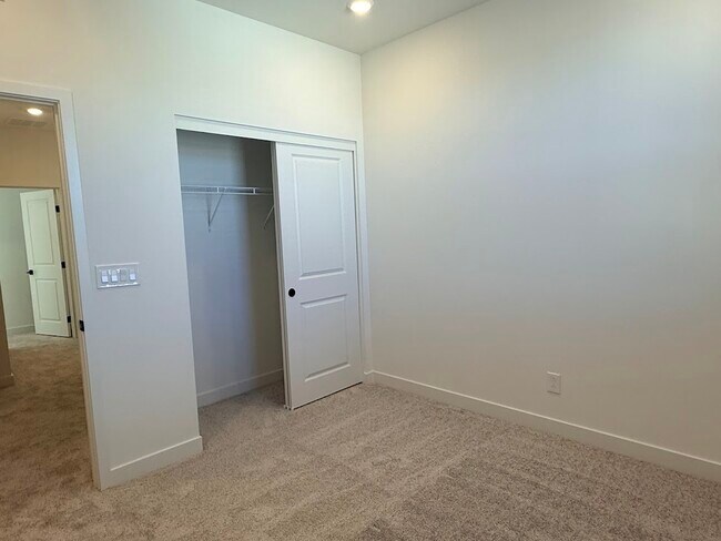 Building Photo - 11737 Stone Curlew Ave