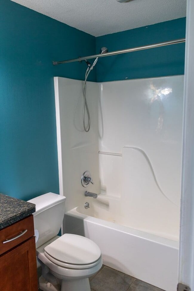 Building Photo - $2,400 | 3 Bedroom, 3.5 Bathroom Multi Flo...
