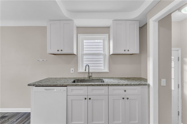 Building Photo - 14705 Krems Ave