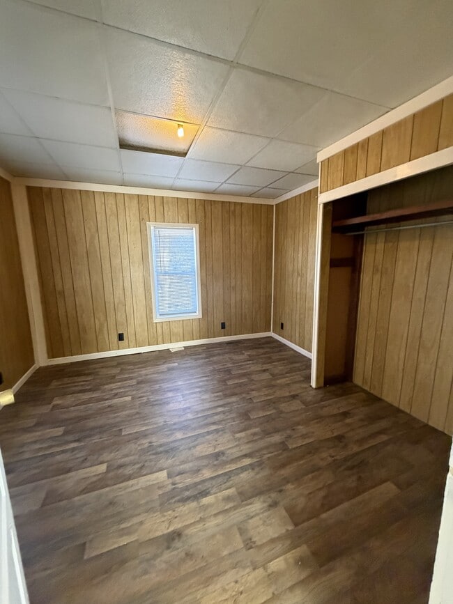 Building Photo - 651 New Brickyard Rd